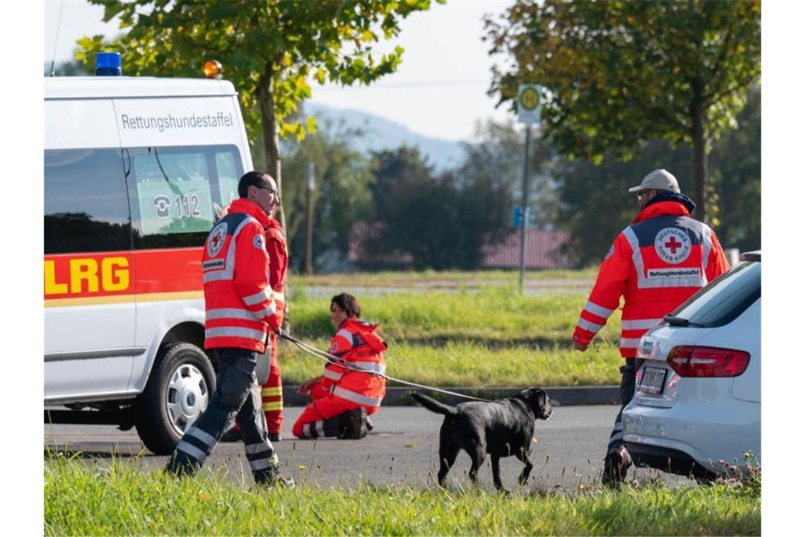Zeitweise waren rund 800 Einsatzkräfte aus Bayern und Tschechien an der Suchaktion beteiligt. Foto: Armin Weigel/dpa