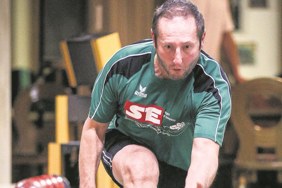 Waldremser Kegler streben den Klassenverbleib an Zeljko Valjetic ist zum KVS Waldrems zurückgekehrt und möchte mit seinem Team den Verbleib in der Oberliga schaffen. Foto: A. Becher