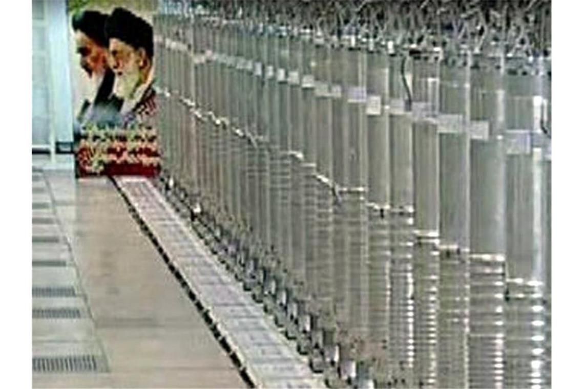 Irans Atomchef will schriftlich auf Atomwaffen verzichten Zentrifugen in der Atomanlage in Natanz. Foto: Iranian State Television Irib //epa/dpa