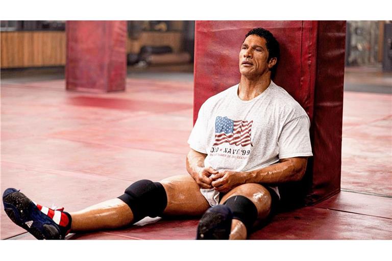 Zerrissener Held: Schauspieler und Ex-Wrestler Dwayne „The Rock“ Johnson glänzt in der Rolle des Mixed-Martial-Arts-Pioniers Mark Kerr.