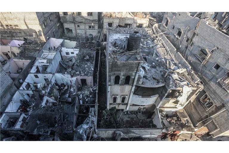 Zerstörte Gebäude in Chan Junis nach einem israelischen Luftangriff.