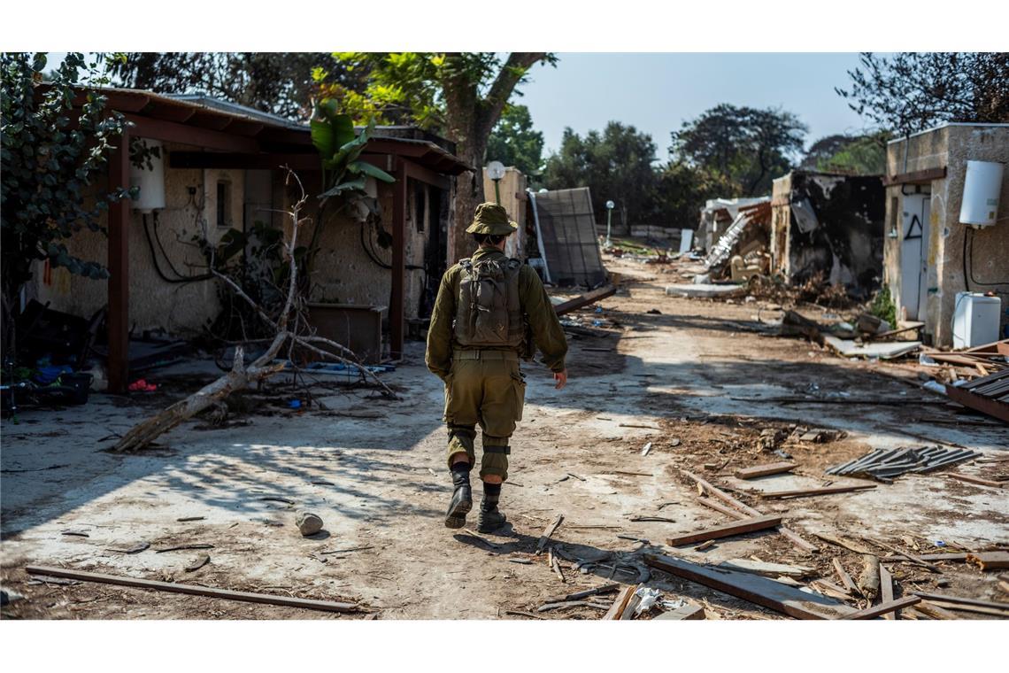 Doku über Hamas-Überfall: Premiere beim Toronto-Filmfestival Zerstörung im Kibbuz Kfar Aza nach dem 7. Oktober 2023. (Archivbild)