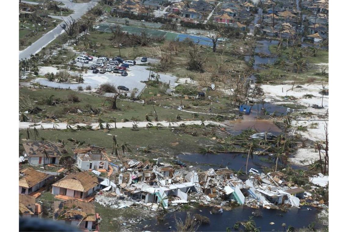 Zahl der Hurrikan-Toten steigt - Unwetter an US-Küste Zerstörungen in Marsh Harbour auf Great Abaco Island. Foto: Erik Villa Rodriguez/Planet Pix via ZUMA Wire
