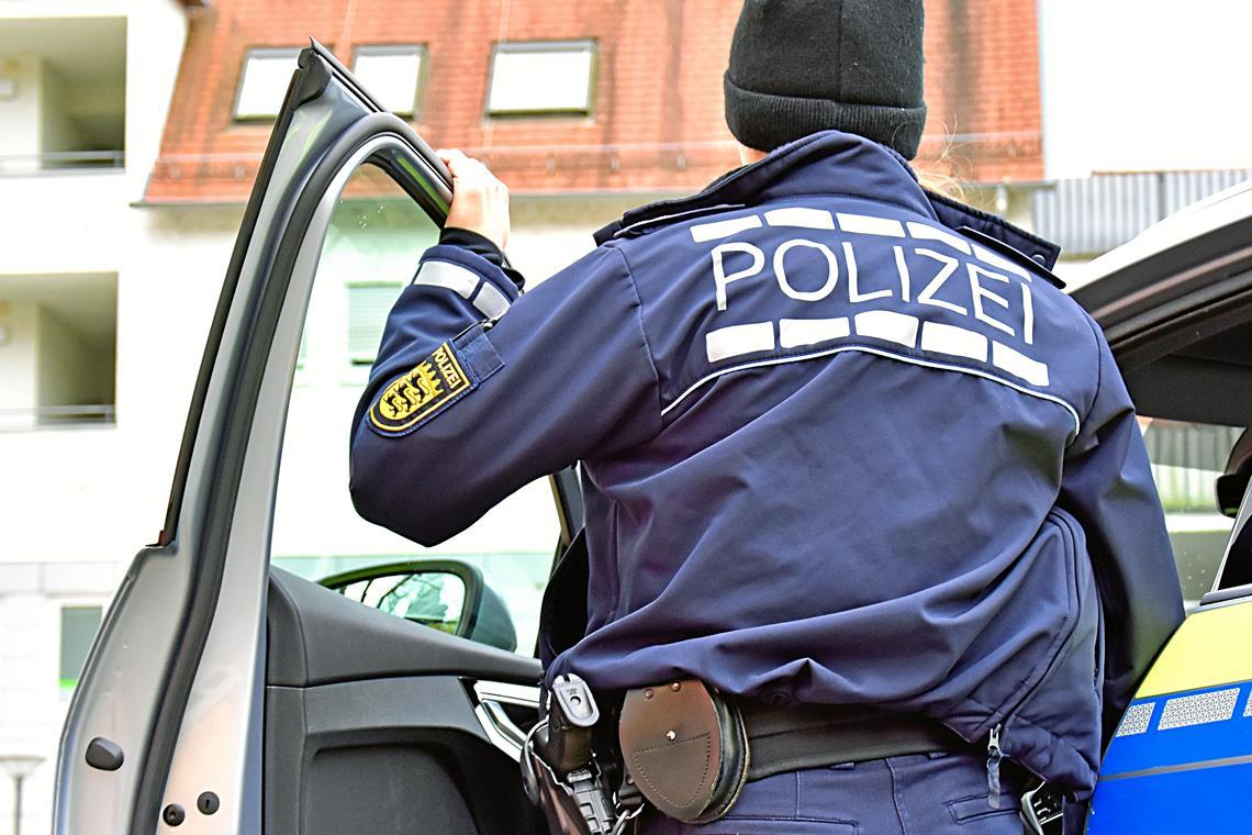 Zeugenhinweise nimmt das Polizeirevier Schorndorf entgegen. Symbolfoto: Tobias Sellmaier 
