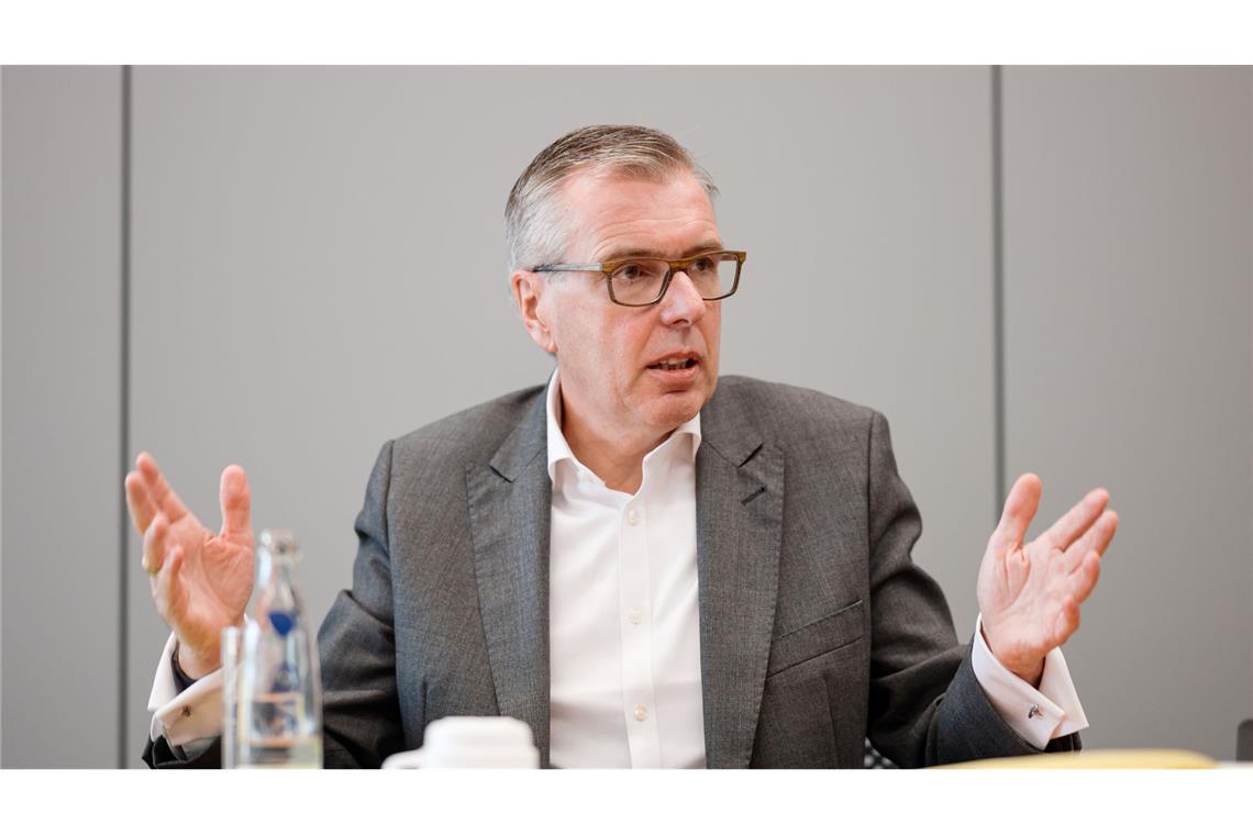 Zulieferer ZF: Erreichen Sparziel - aber das reicht nicht ZF-Chef: "Wir glauben auch nicht, dass 2026 besser wird." (Archivbild)