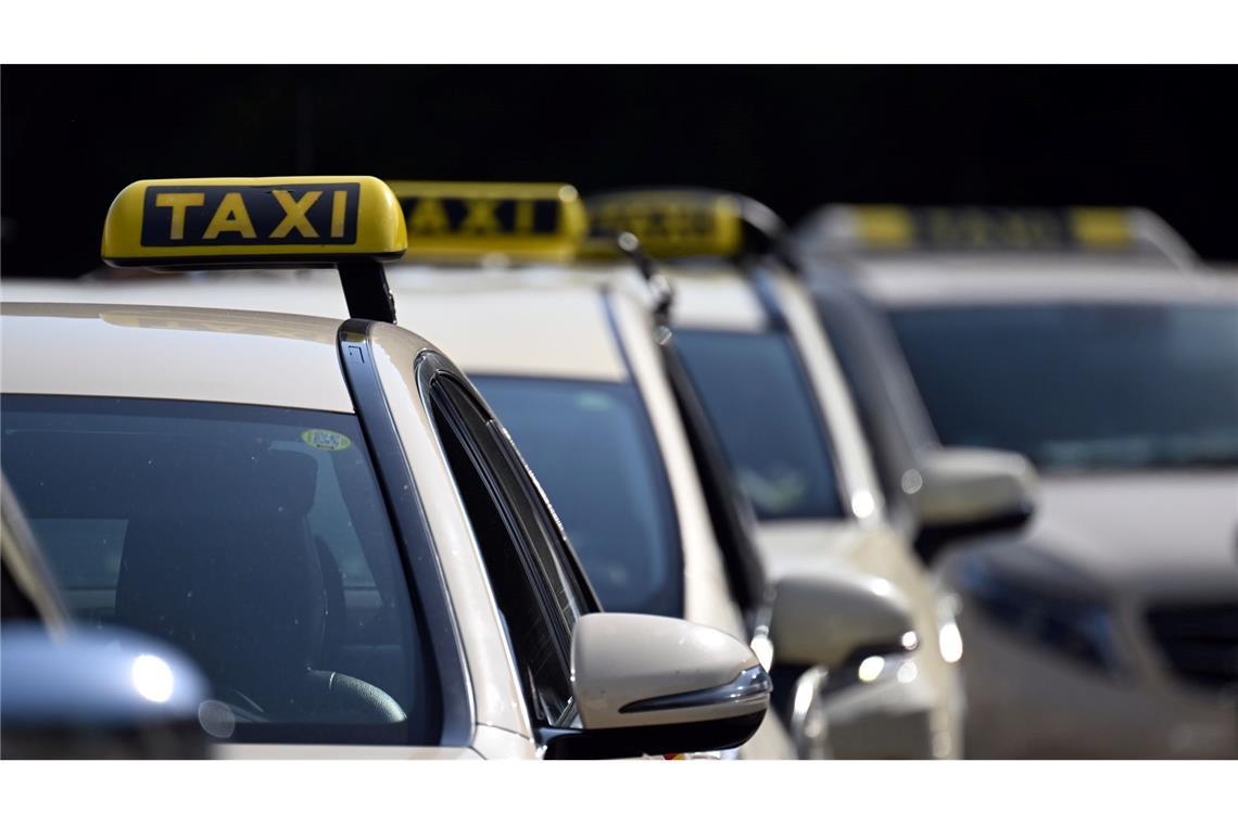 Heidelberg führt Mindesttarife für Uber und Co. ein Ziel ist laut Stadt Heidelberg Dumpingpreise im Mietwagengewerbe zu unterbinden. (Symbolbild)