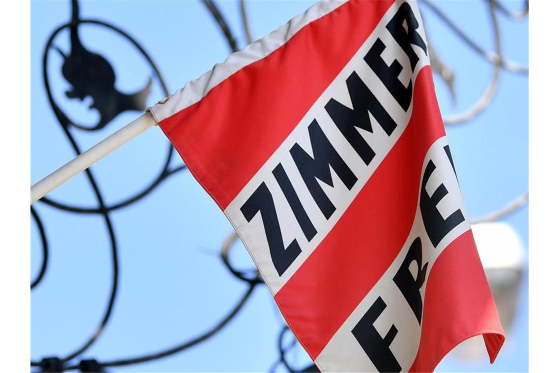 Österreichs Tourismus verliert stark bei Übernachtungen „Zimmer frei“: Die Zahl der Übernachtungen in Österreich ist stak gesunken. Foto: Barbara Gindl/APA/dpa