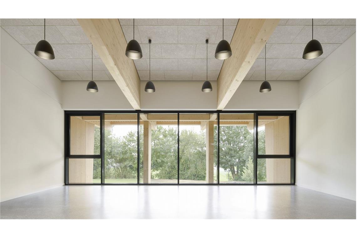 Junge Stuttgarter Architekten entwerfen ein Haus fürs ganze Dorf Zimmer mit Aussicht: Im Obergeschoss hat die örtliche Narrenzunft ihren Versammlungssaal.