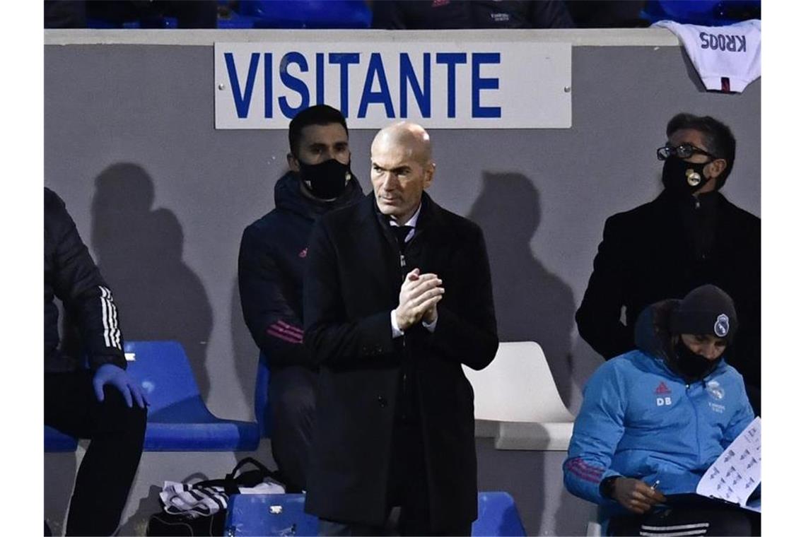Zinédine Zidane ist positiv auf das Coronavirus getestet worden. Foto: Jose Breton/AP/dpa