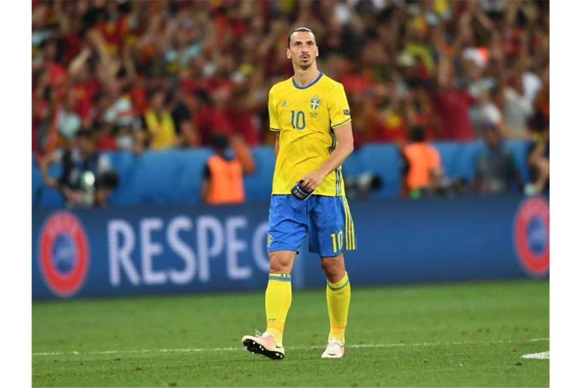 „Gott“ Ibrahimovic zurück in Schwedens Nationalteam Zlatan Ibrahimovic hatte eigentlich nach der EM 2016 seinen Rücktritt aus der Nationalmannschaft erklärt. Foto: picture alliance / dpa