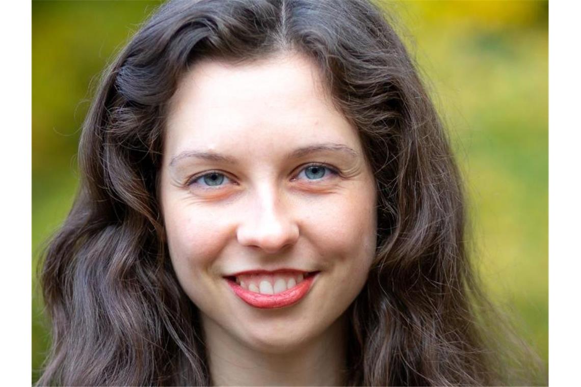 In Karlsruhe setzt sich Grüne Zoe Mayer klar durch Zoe Mayer lächelt. Foto: Titus Tamm/BÜNDNIS 90/DIE GRÜNEN Karlsruhe/dpa
