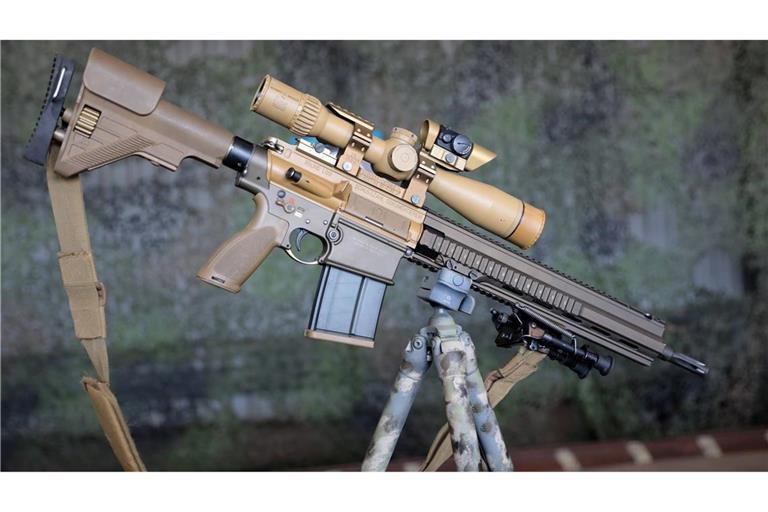 Zöllner haben in einem Transporter auf der Autobahn 6 bei Bad Rappenau (Kreis Heilbronn) ein verstecktes Gewehr mit mehr als 100 Schuss Munition entdeckt (Symbolfoto).