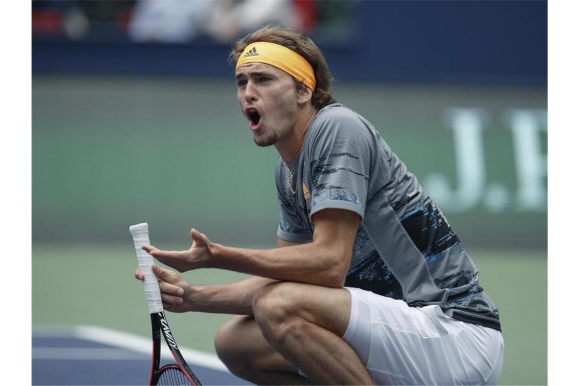 Lehrstunde für Zverev in Shanghai - London-Ticket greifbar Zog im Finale in Shanghai den Kürzeren: Alexander Zverev. Foto: Andy Wong/AP/dpa
