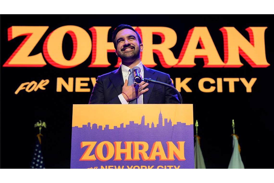 Zohran Mamdani spricht nach seinem Sieg bei der Bürgermeisterwahl während einer Wahlparty in New York.