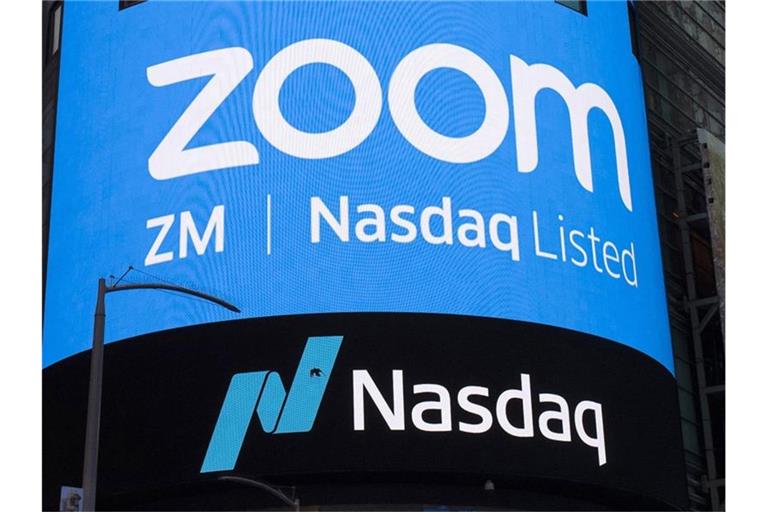 Zoom ist seit April 2019 am Aktienmarkt notiert. Foto: Mark Lennihan/AP/dpa