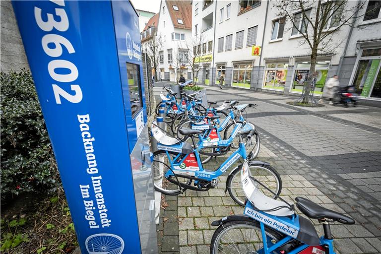 Zu den drei bisherigen Regiorad-Radstationen in der Grabenstraße (Foto), beim Bahnhof (Nordseite) und beim Berufsschulzentrum kommen in Kürze noch die Standorte Backnang-Bahnhof Südseite und Bahnhof Maubach dazu. Fotos: Alexander Becher