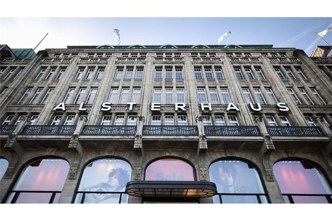 Zu den großen Kaufhäusern des Unternehmens gehört auch das Alsterhaus in Hamburg.