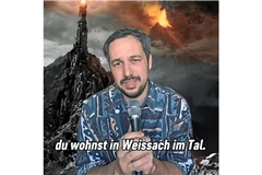 Zu einem Hintergrundbild von Mordor singt Nasim über Weissach im Tal. Screenshot: BKZ