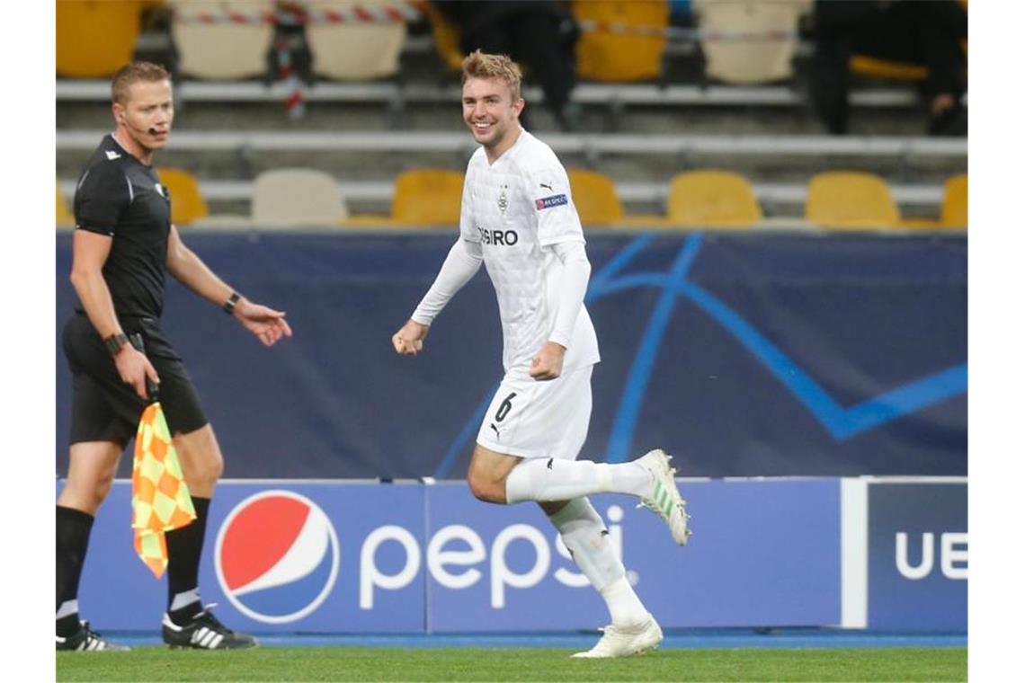 Famose Gladbacher begeistern - Kramers Kampf ums Tor Zu früh gefreut: Christoph Kramer wurde ein vermeintlicher Treffer nicht zugeschrieben. Foto: Efrem Lukatsky/AP/dpa