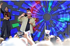 Zu Gast beim traditionellen Bergfest: DJ Ötzi und Band. Foto: Tobias Sellmaier 