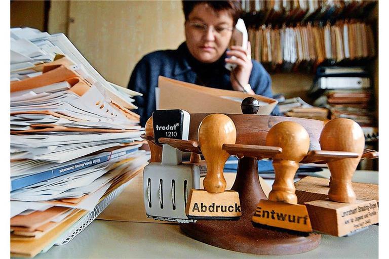 Zu langsam, nicht digital: Allzu oft ist die Bürokratie in Deutschland ein Problem.Zu langsam, nicht digital: Allzu oft ist die Bürokratie in Deutschland ein Problem.