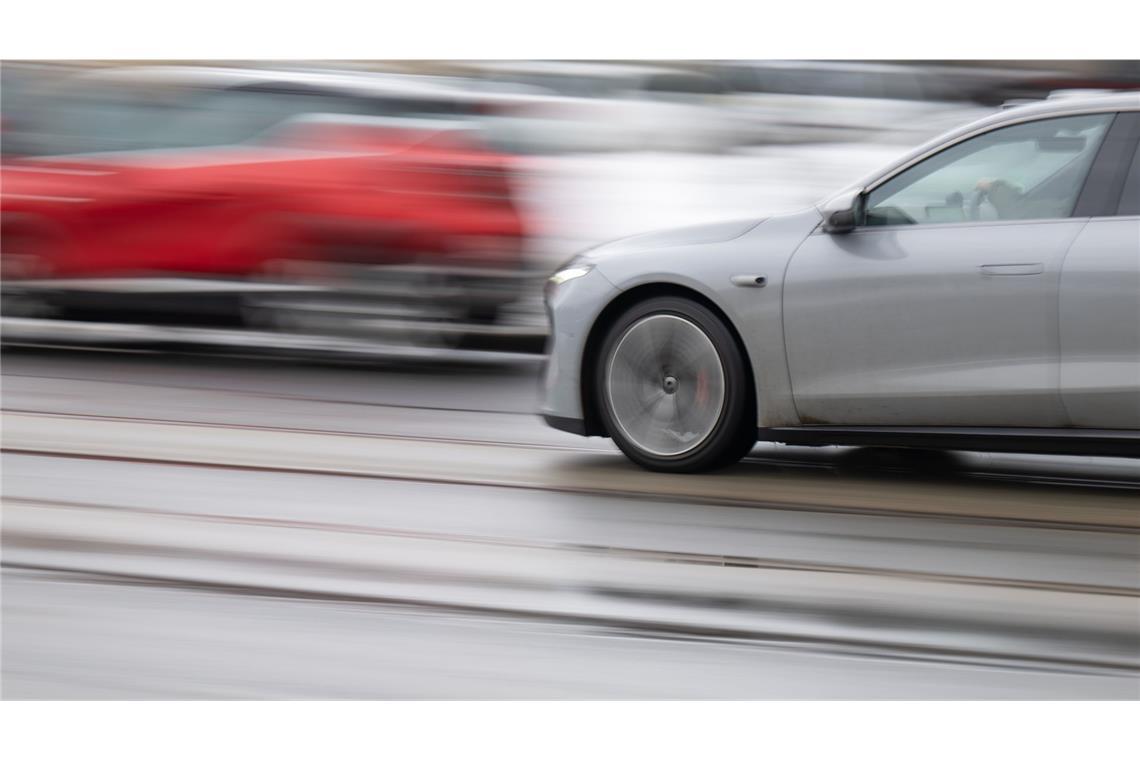 Raser sind häufigste Ursache für tödliche Verkehrsunfälle Zu schnelles Fahren mit dem Auto ist eine der Hauptursachen von Unfällen.
