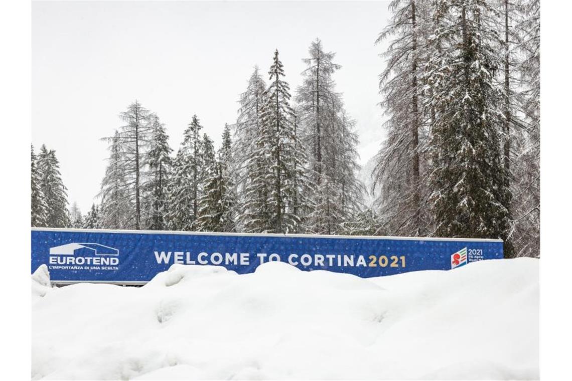 WM-Schneechaos in Cortina: Zwei Rennen verschoben Zu viel Neuschnee: Das Auftaktrennen in Cortina d'Ampezzo wurde abgesagt. Foto: Expa/Johann Groder/APA/dpa