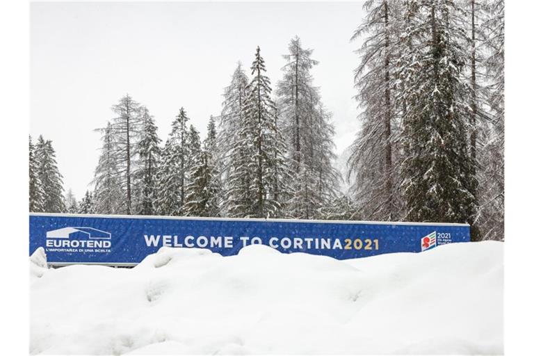 Zu viel Neuschnee: Das Auftaktrennen in Cortina d'Ampezzo wurde abgesagt. Foto: Expa/Johann Groder/APA/dpa