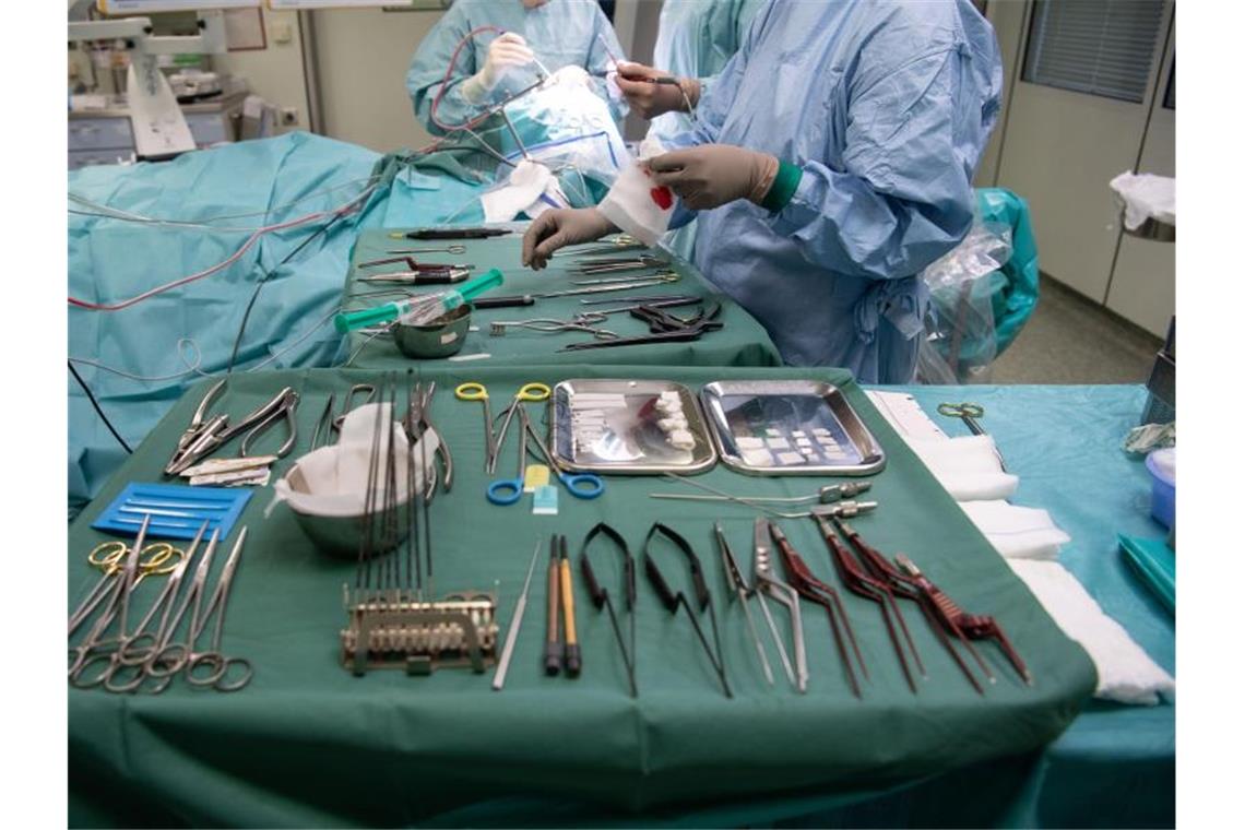 Gesundheitsexperte fordert weniger Kliniken in Deutschland Zu viele Kliniken in Deutschland? G-BA-Chef Hecken findet: ja. Foto: Marijan Murat/dpa