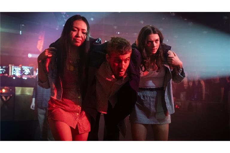 Zu viele wilde Partys? Cyril Vega (Ben Felipe) braucht in der dritten Staffel von „Maxton Hall"“ Hilfe.