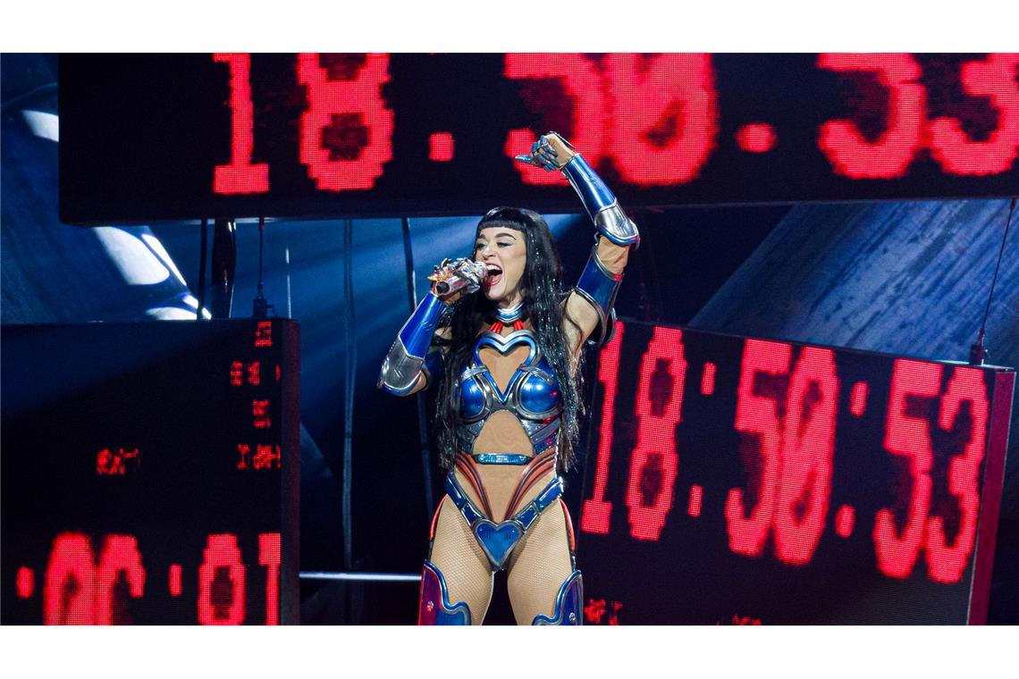 Katy Perry beginnt Deutschland-Tour in Hannover Zudem soll Perry seit einiger Zeit mit keinem Geringeren anbandeln als dem langjährigen kanadischen Premierminister Justin Trudeau.