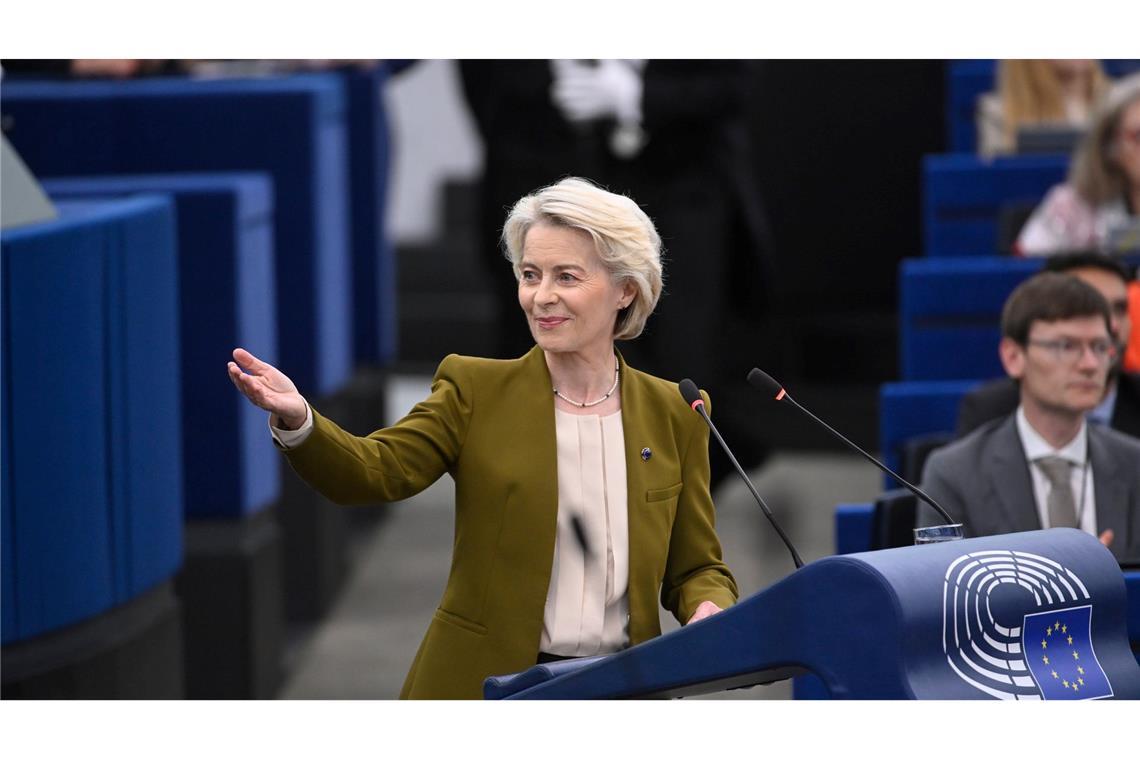 Von der Leyens Pläne: "Europa muss kämpfen" Zudem will die Deutsche gemeinsam mit den europäischen Herstellern an der Bezahlbarkeit für kleine Autos arbeiten.