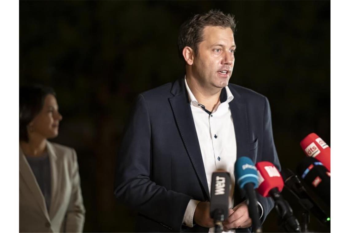 Sondierungsgespräche vor erster Richtungsentscheidung „Zügige Dreiergespräche“ gewünscht: SPD-Generalsekretär Lars Klingbeil. Foto: Fabian Sommer/dpa