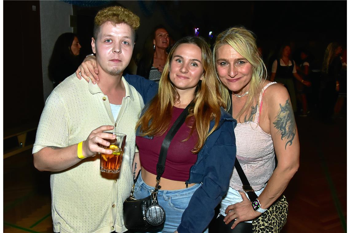 Zünftige Stimmung auf der Party Biketoberfest in der Stadthalle Backnang mit der...