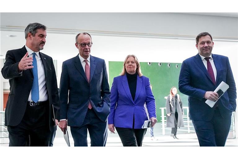 Zufriedene Gesichter nach langer Nachtsitzung: Die Koalition einigt sich bei mehreren Streitthemen.