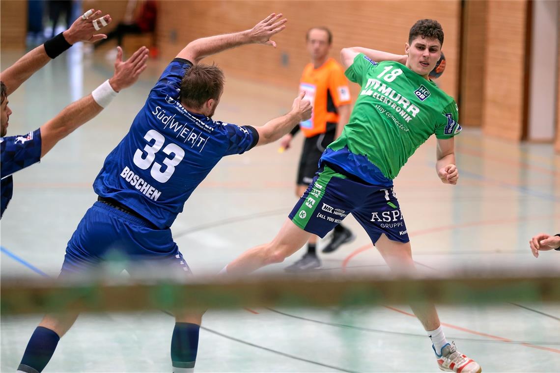 Starker Auftritt gegen Zweitliga-Topteam Zugang Isaiah Klein (am Ball) hat überzeugt und ein Sonderlob von Trainer Matthias Heineke erhalten. Foto: A. Becher