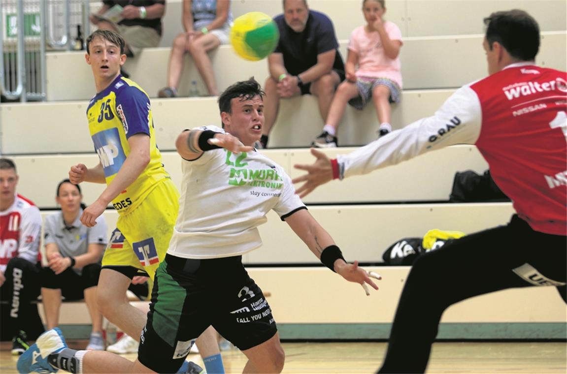 Abstimmungsprobleme, aber auch Grund zum Optimismus Zugang Jakub Strýc (beim Wurf) ging als bester Spieler des Turniers in Bernhausen hervor.Foto: A. Hornauer