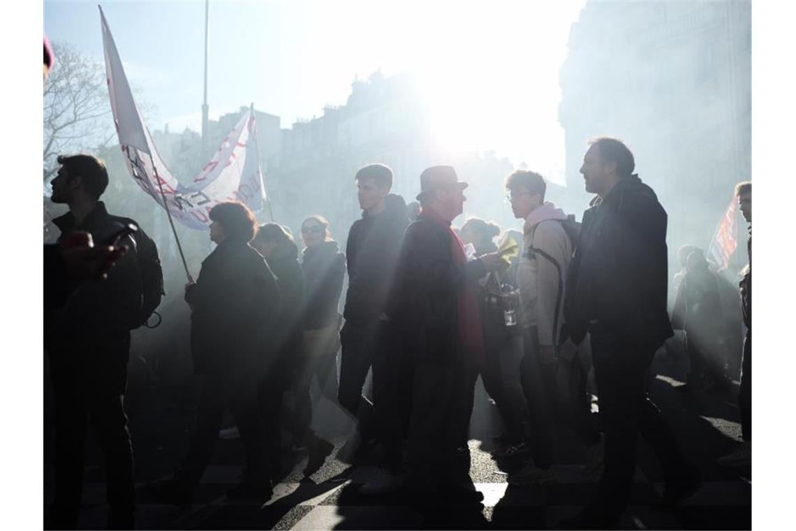 Zuletzt gab es vor rund einer Woche großen Protest gegen die Rentenreform von Präsident Emmanuel Macron. Foto: Kamil Zihnioglu/AP/dpa