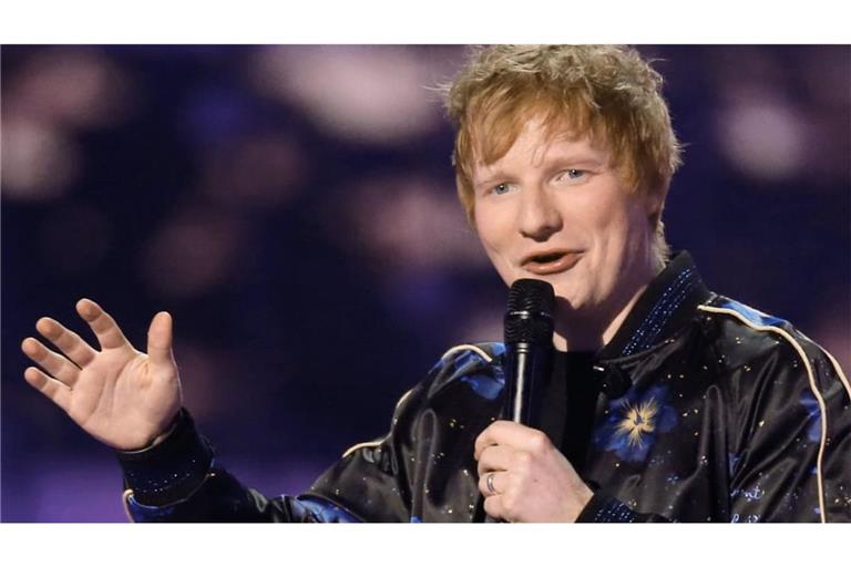 Zuletzt hatte Ed Sheeran mit Gegenwind wegen der Ausladung des Künstlers Macklemoore zu tun - nun sorgt ein Sturm für die Absage von zwei Konzerten des Briten in den USA.