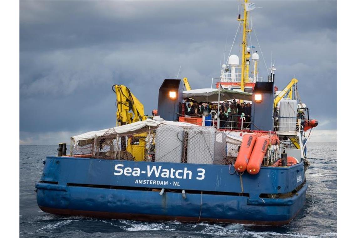 Italien droht hohe Geldstrafen für Rettung von Migranten an Zuletzt hatte Innenminister Salvini der deutschen Hilfsorganisation Sea-Watch verboten, in Italien anzulegen. Der Kapitän tat es dennoch. Gegen ihn wird ermittelt. Foto: Chris Grodotzki/Sea-Watch.org