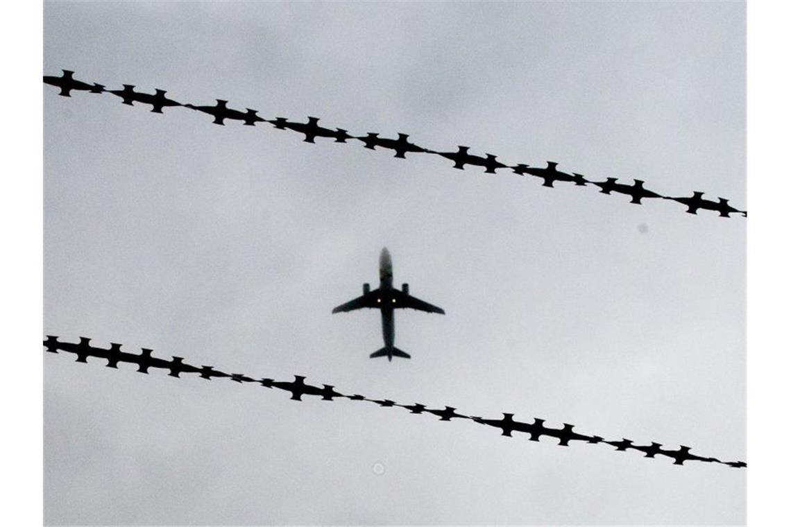 31 Afghanen aus Deutschland nach Kabul abgeschoben Zum 27. Mal fand eine Sammelabschiebung aus Deutschland nach Afghanistan statt. Foto: Julian Stratenschulte/Archiv