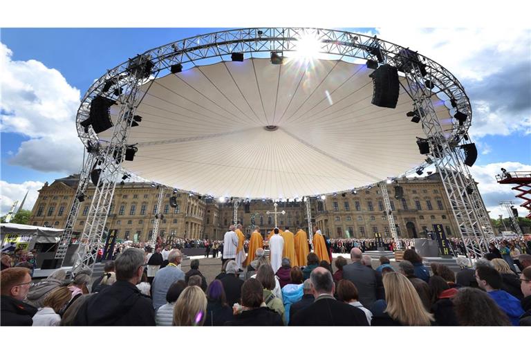 Zum Abschlussgottesdienst schien die Sonne.