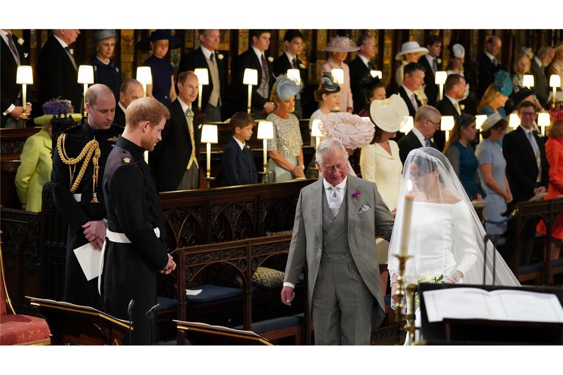 Zum Altar wurde Meghan von Charles geführt. (Archivbild)
