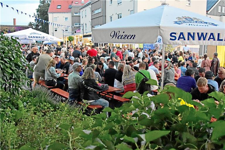 Zum ersten Mal findet der Tälestreff in der Welzheimer Straße in Unterweissach statt. Fotos: Tobias Sellmaier