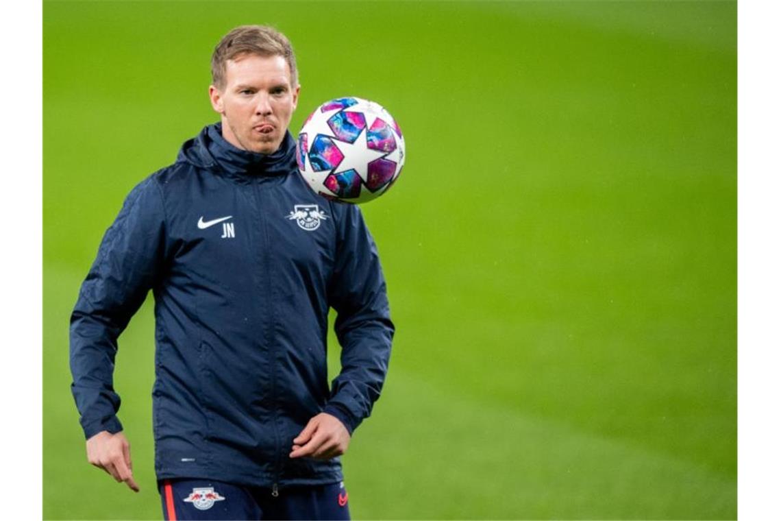 Leipzig bei Tottenham: Nagelsmann fordert Mourinho Zum ersten Mal in London zu Gast: Leipzig-Coach Julian Nagelsmann. Foto: Robert Michael/dpa-Zentralbild/dpa
