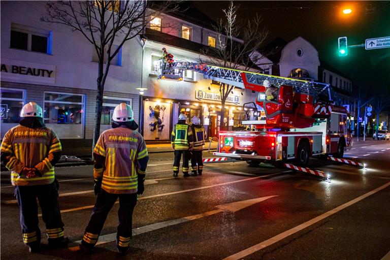 Zum Glück ist bei dem Brand in Fellbach ersten Erkenntnissen zufolge niemand verletzt worden. Foto: 7aktuell/Simon Adomat