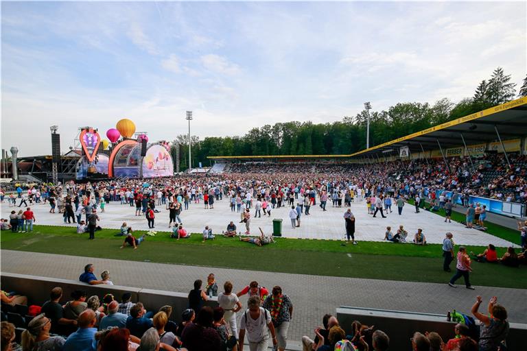 Zum Heimspiel von Andrea Berg kommen jedes Jahr Tausende Fans. Nicht bei jedem Konzert ist der Andrang so groß. Archivfoto: Alexander Becher