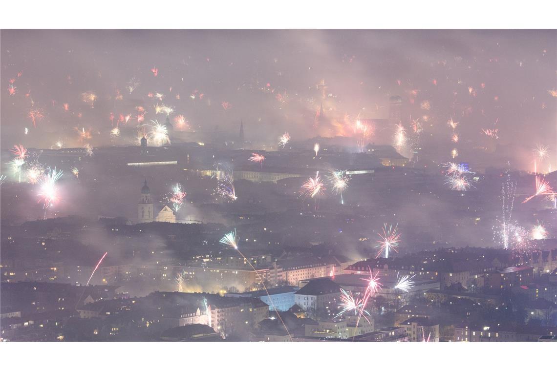 So wird das Wetter an Silvester und Neujahr Zum Jahreswechsel erwartet der DWD Nebel – selbst ohne Feuerwerk.