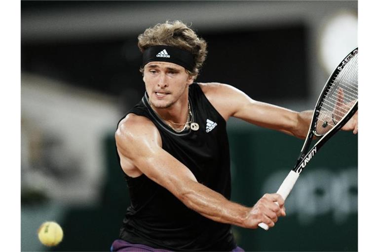 Zum vierten Mal: Alexander Zverev steht bei den French Open im Achtelfinale. Foto: Thibault Camus/AP/dpa