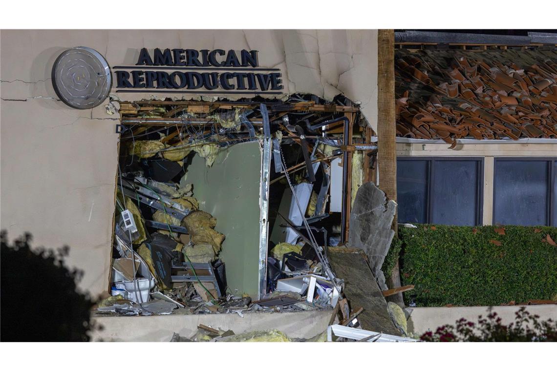 FBI bezeichnet Bombenexplosion vor US-Fruchtbarkeitsklinik als „Terrorakt“ Zum Zeitpunkt der Explosion war die Klinik geschlossen.